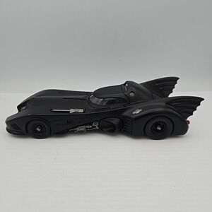 Jada Toys 98260 Batman Diecast Model 1/24 1989 Batmobile